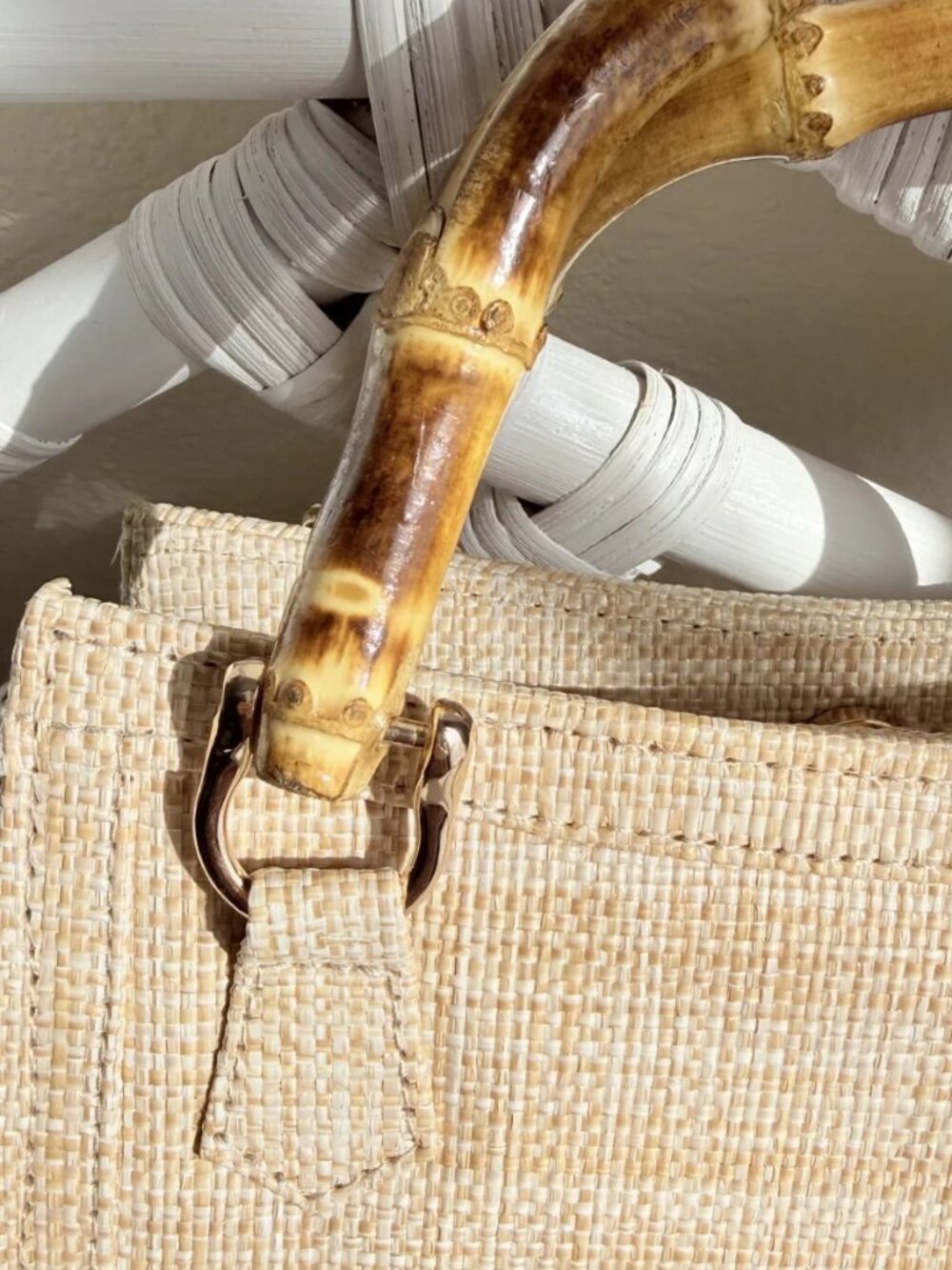 Tommy Bahama Natural Woven Straw Bag Crossbody Bamboo Handles Gold Chaiт NWT - Picture 14 of 16